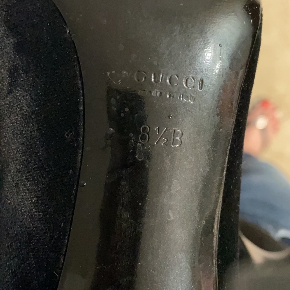 COPY - Iconic Gucci velvet heels. - Picture 5 of 6